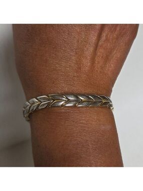 Vintage Gold-tone Double Leaf-shaped Chevron Magnetic Therapy Bracelet